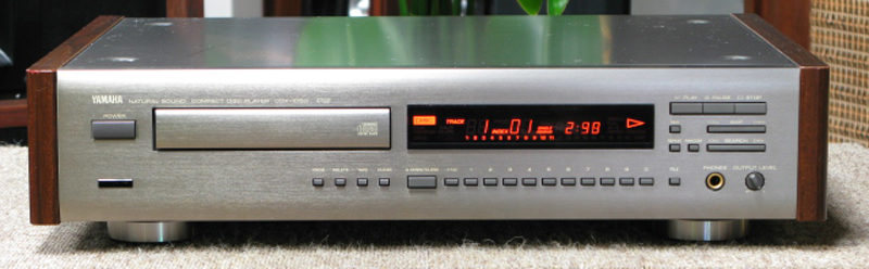 Yamaha CDX-1050 CD Players