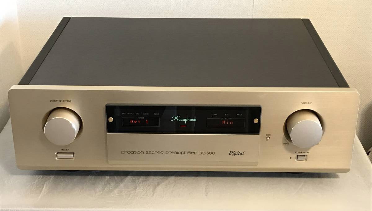 Accuphase DC-300